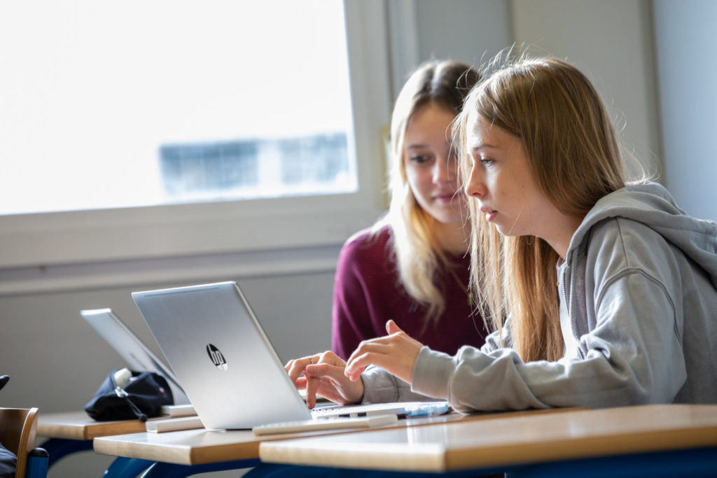 Photo d'étudiants au Campus Saint-Jean